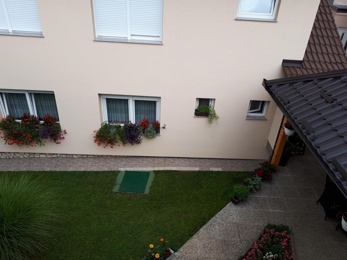 Iris Room & Apartment Slunj Esterno foto